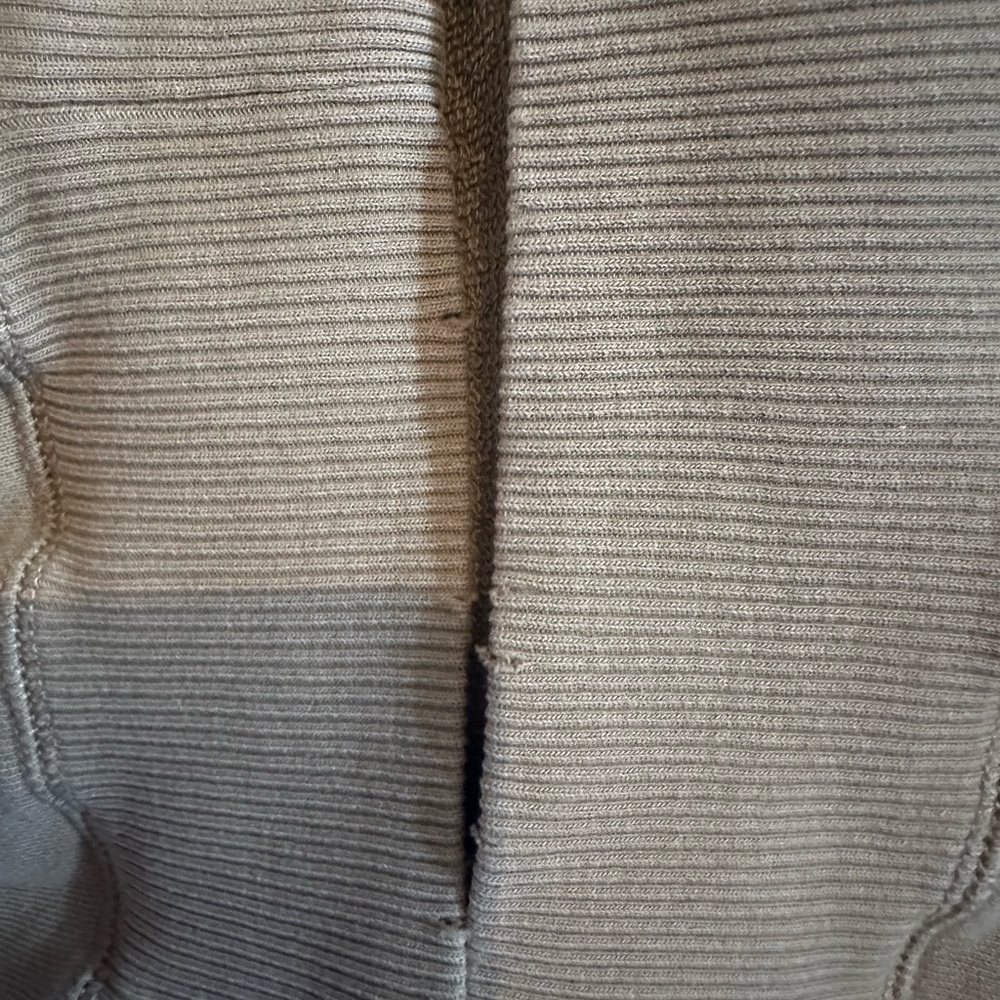 F—Aerie Top size L - Picture 13 of 16
